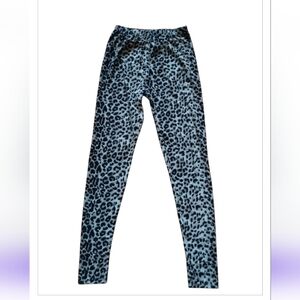 Juniors Cheetah Leggings NWOT